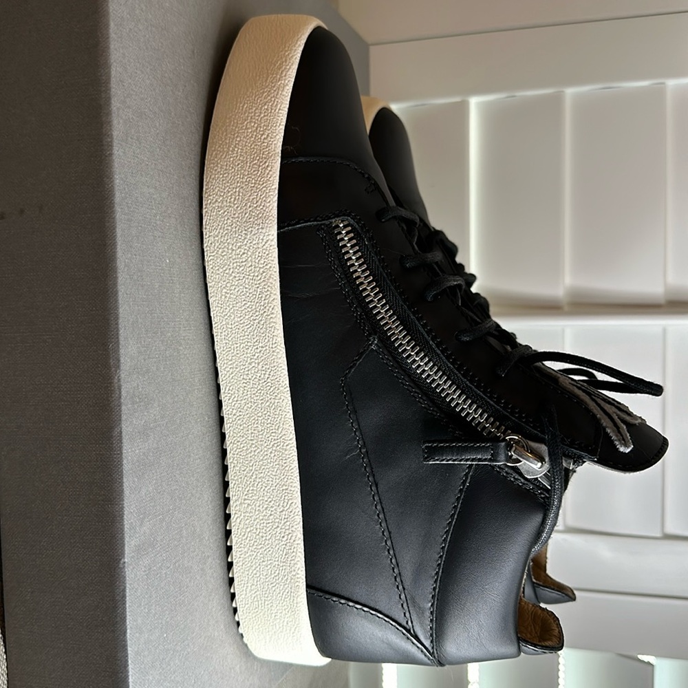 GIUSEPPE ZANOTTI WORN GREAT CONDITION